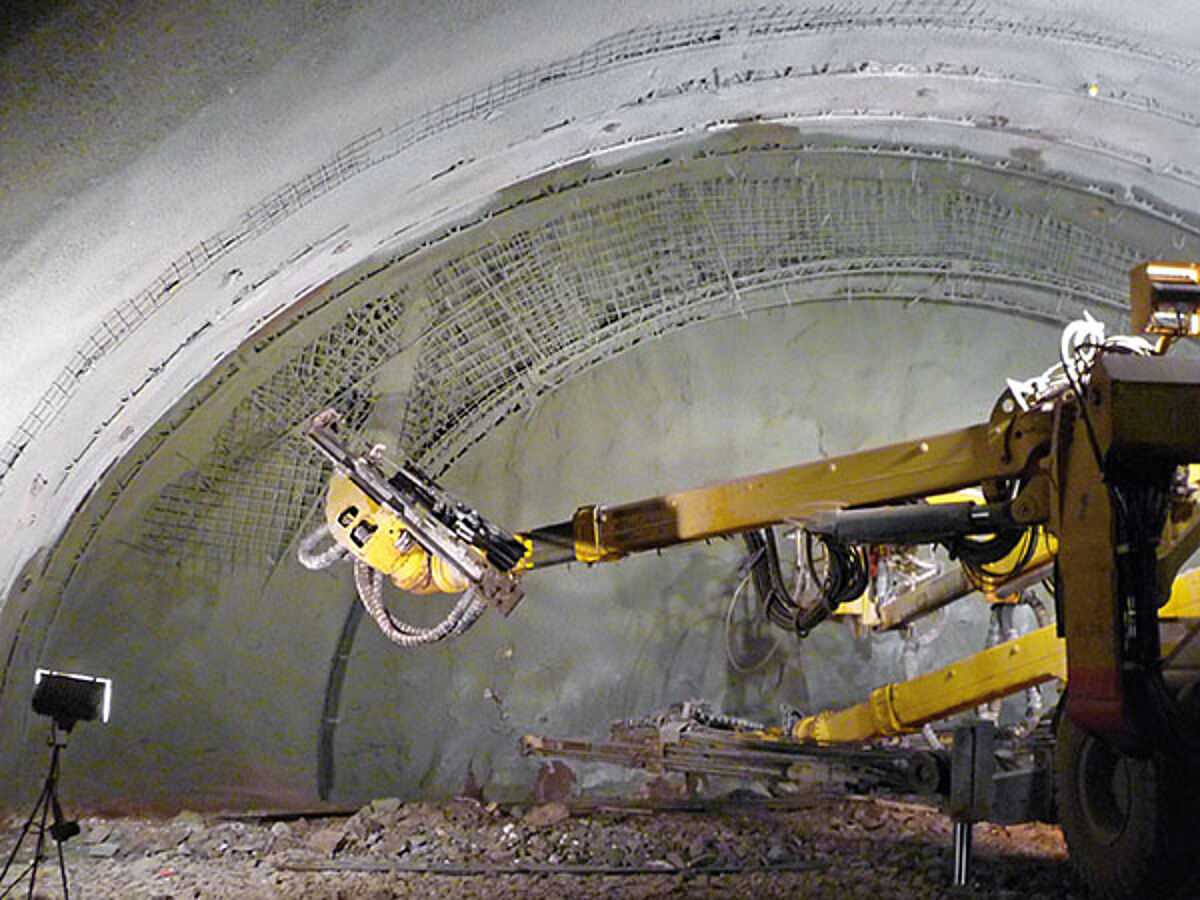 Der Jagdberg-Tunnel: ALWAG-Systeme Sichern West-Ost-Autobahnachse - DSI ...